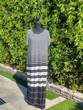 Lane Bryant Black and White Striped Maxi Dress With Pockets 18/20